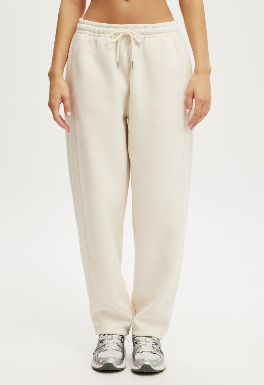 Cotton On - Plush Essential Barrel Sweatpant - Coconut Milk