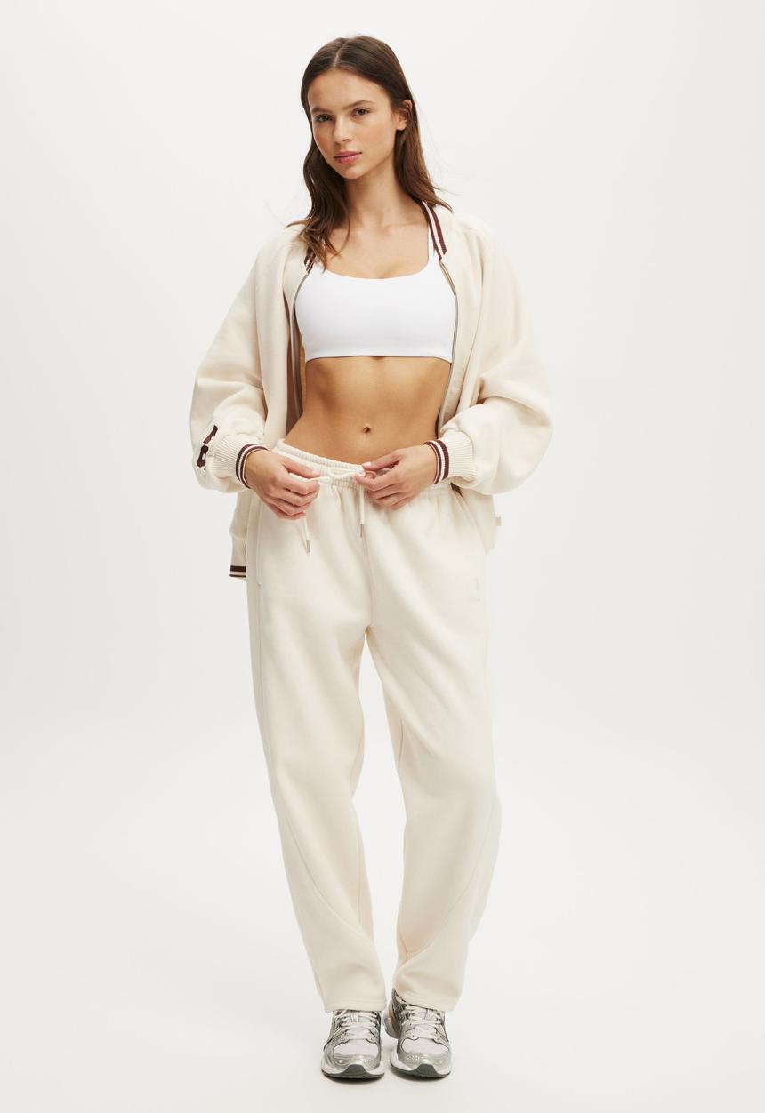 Cotton On - Plush Essential Barrel Sweatpant - Coconut Milk