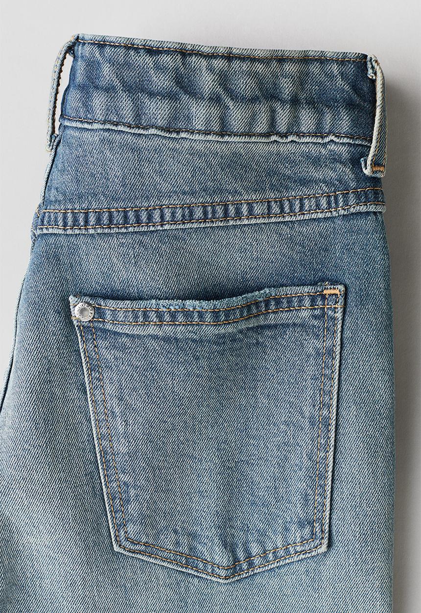 H&M - Relaxed tapered fit jeans - denim blue