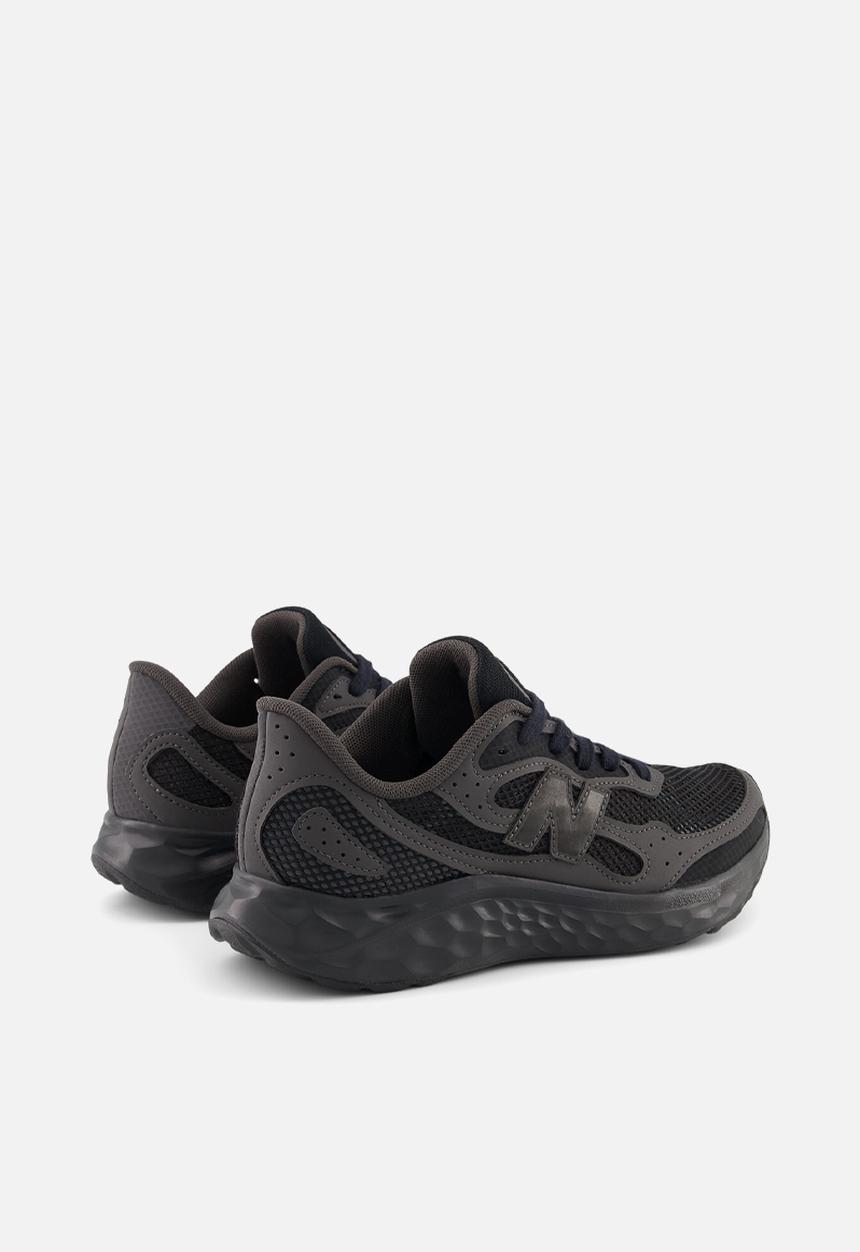 New Balance  - Fresh foam arishi v4 tira lux - black 