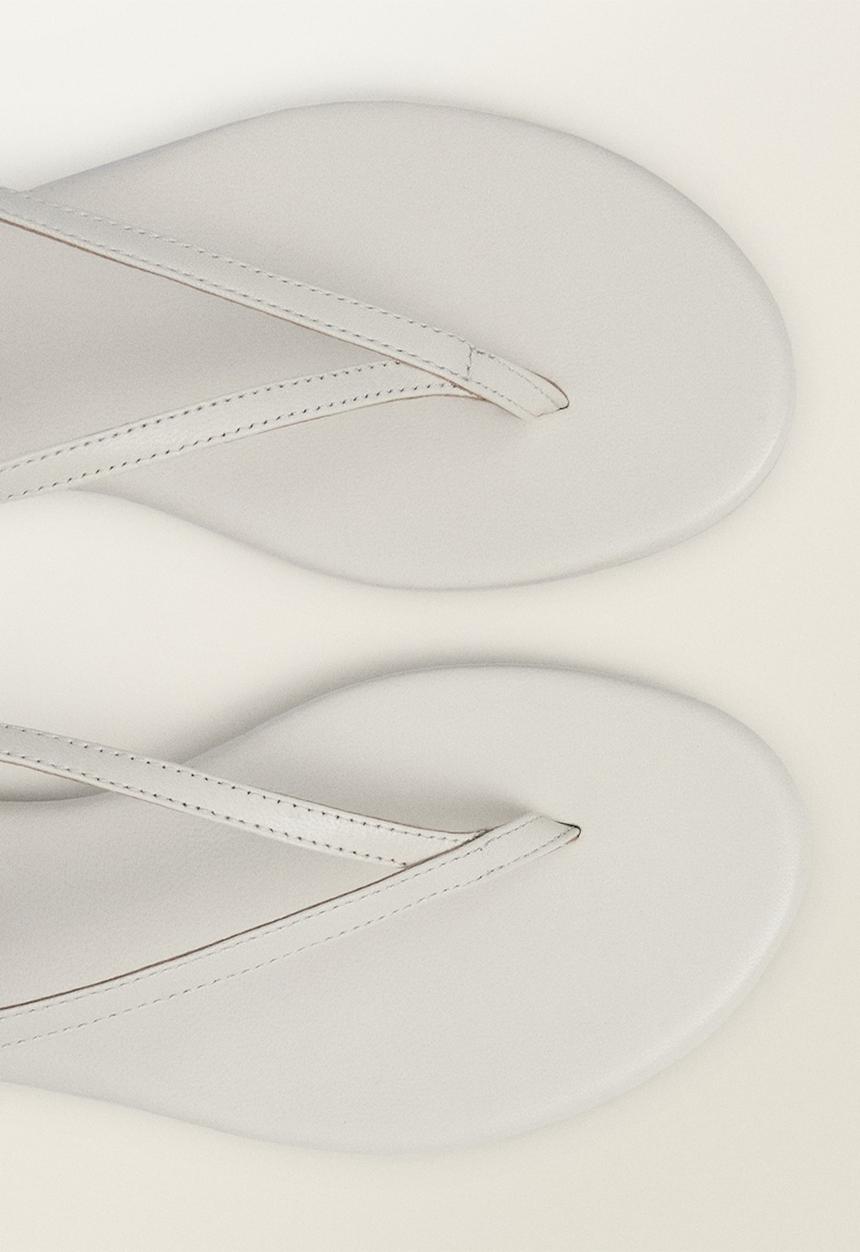 MANGO - Ciru leather thong - white