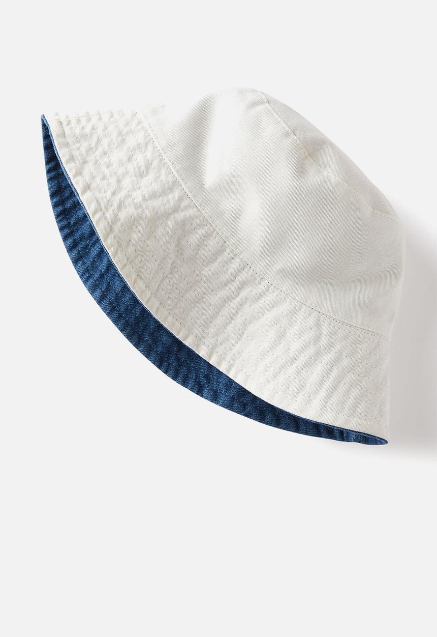 Cotton On - Kids reversible bucket hat - mid wash denim/no hat no play