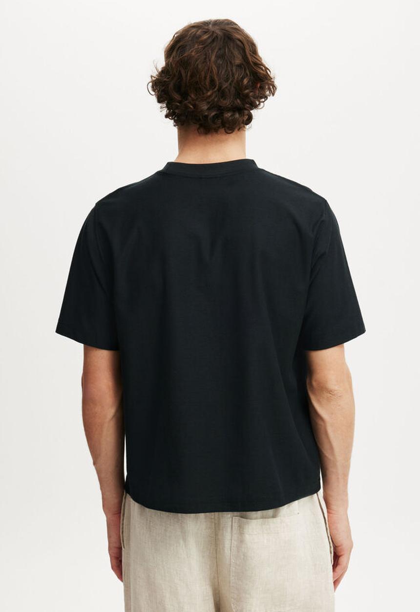 Cotton On - Cropped fit graphic t-shirt - black/saint tropez