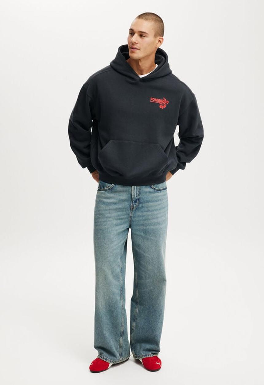 Cotton On - Box fit graphic hoodie - washed black / pomodoro