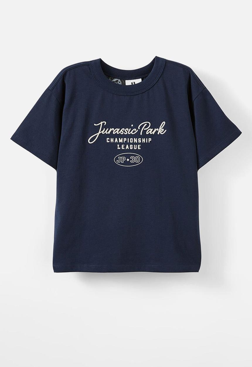 Cotton On - Licensed Drop Shoulder Short Sleeve Tee - Lcn Uni Squid Ink/Jurassic Park League
