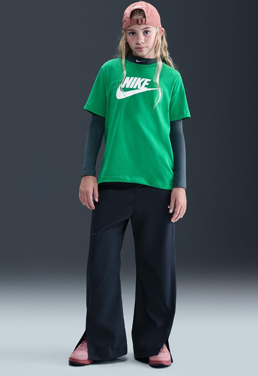 Kids nike sportswear futura tee - stadium green