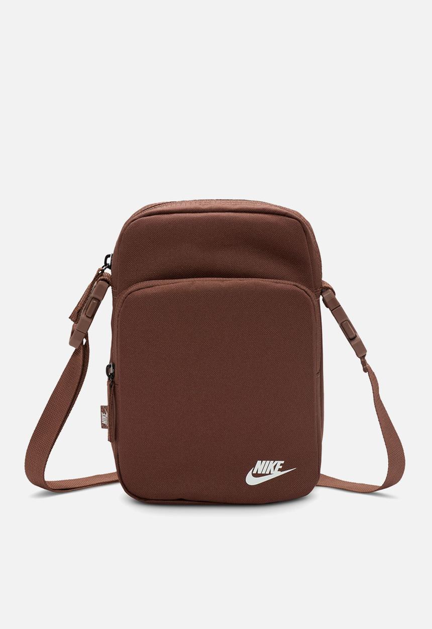 Nike - Nike Heritage Crossbody Bag 4L - Fauna Brown/Summit White