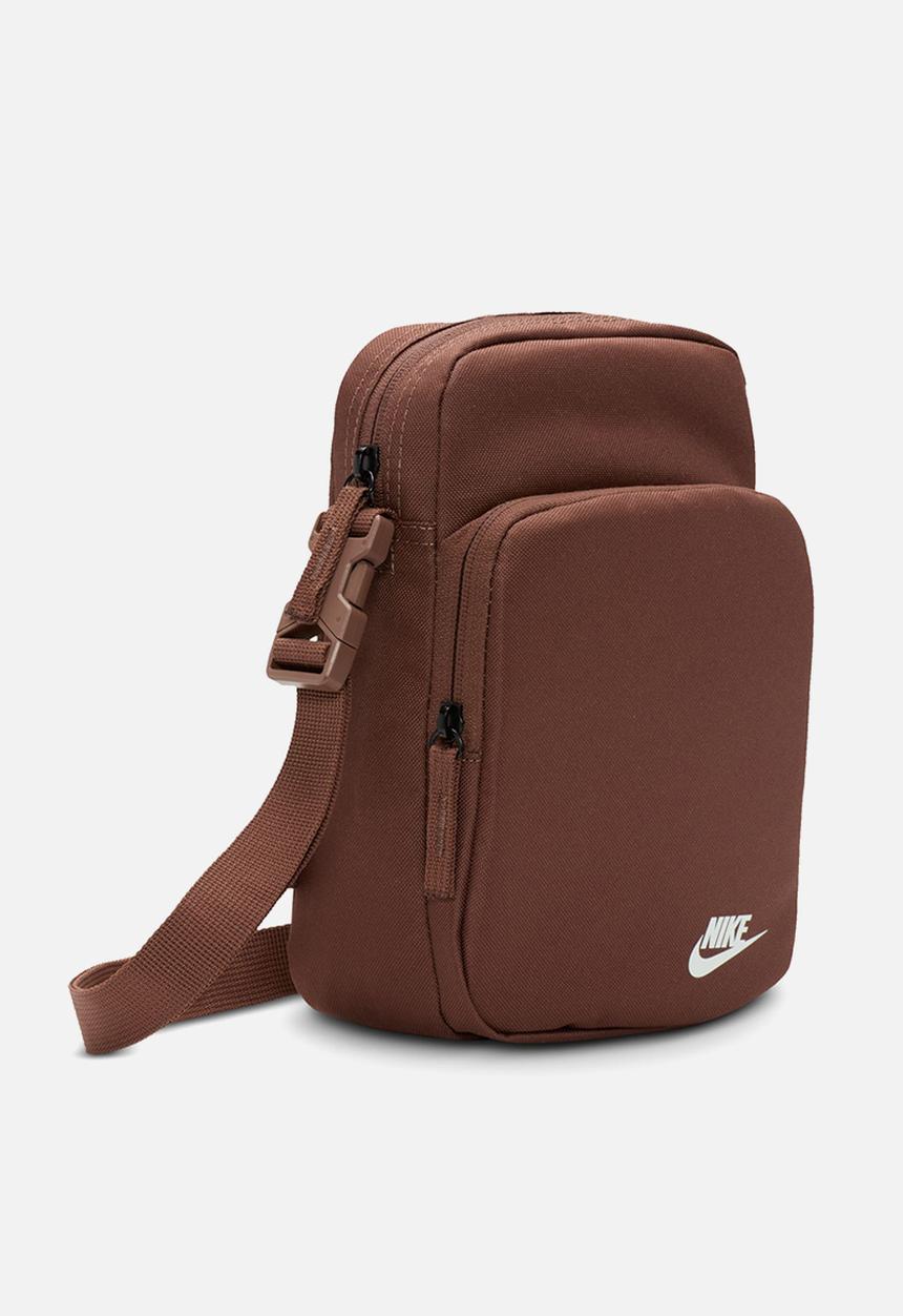 Nike - Nike Heritage Crossbody Bag 4L - Fauna Brown/Summit White