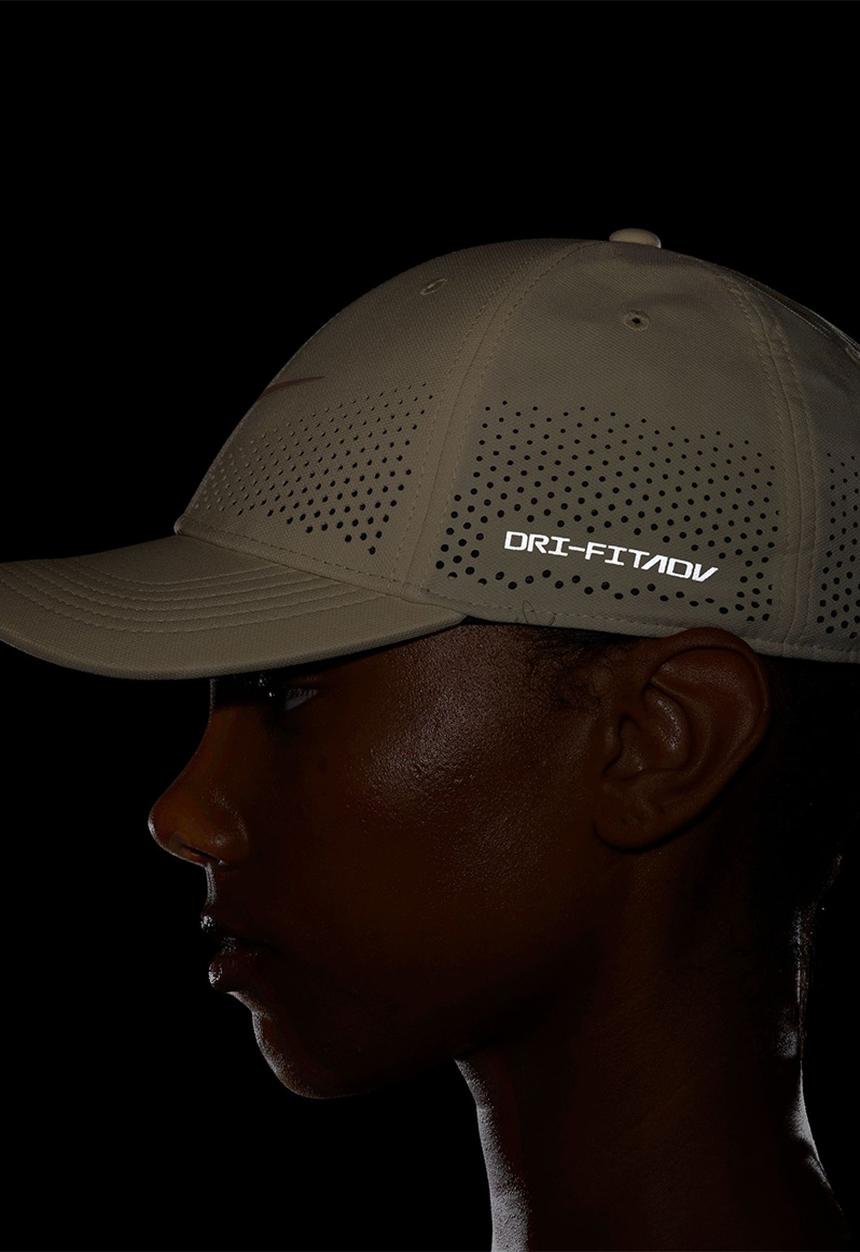 Nike - Nike Club Structured Swoosh Cap -  Beige