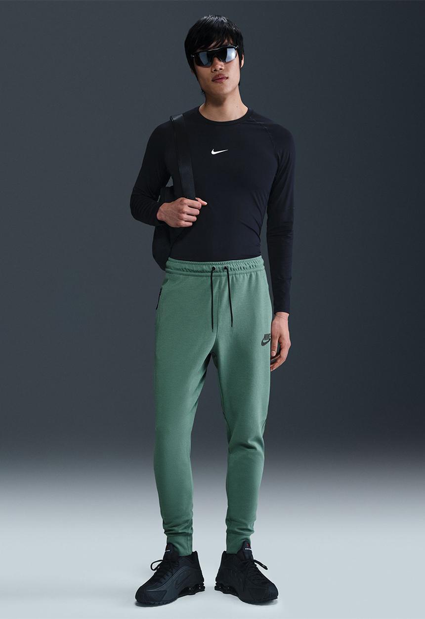 Nike - NSW Tech Fleece Joggers - Coast Green /Black