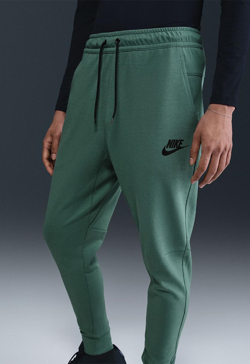 Nike - NSW Tech Fleece Joggers - Coast Green /Black