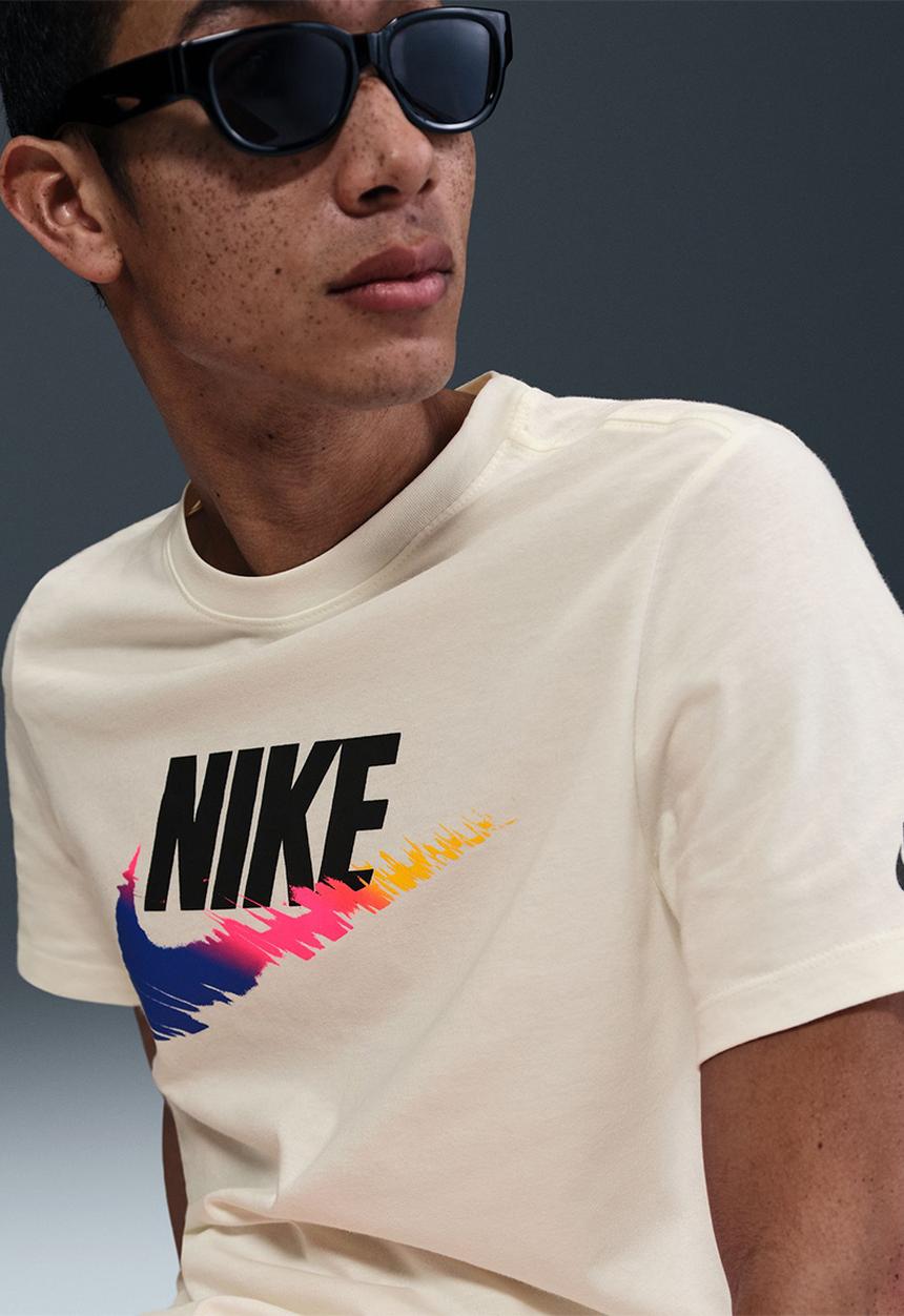 Nike - NSW Futura Graphic Tee - Sail