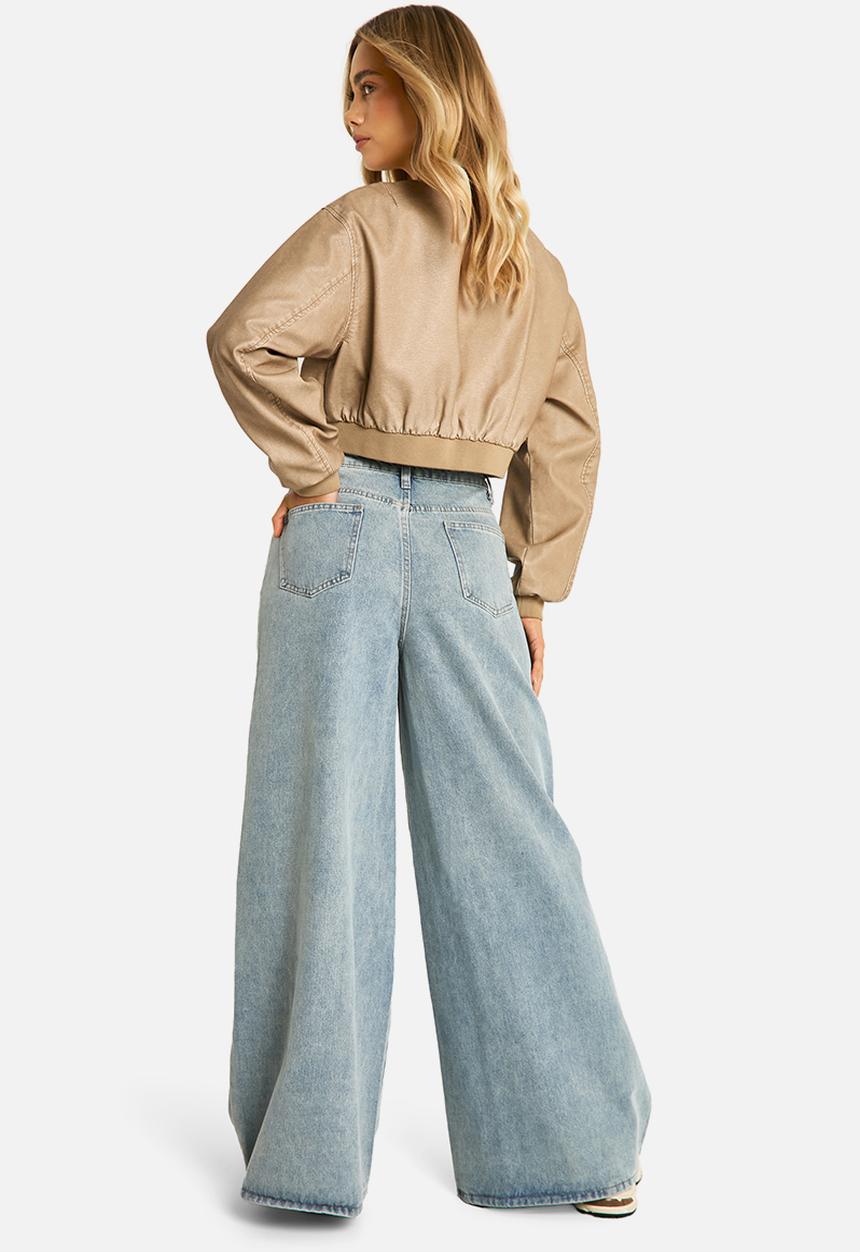 boohoo - Seam Detail Extreme Wide Leg Denim Jeans - Light Blue