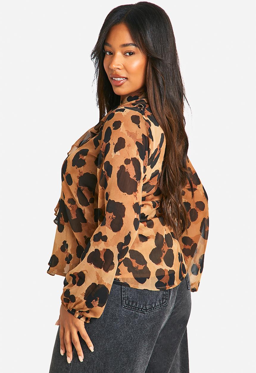 boohoo - Plus ruffle tie front volume sleeve blouse - brown
