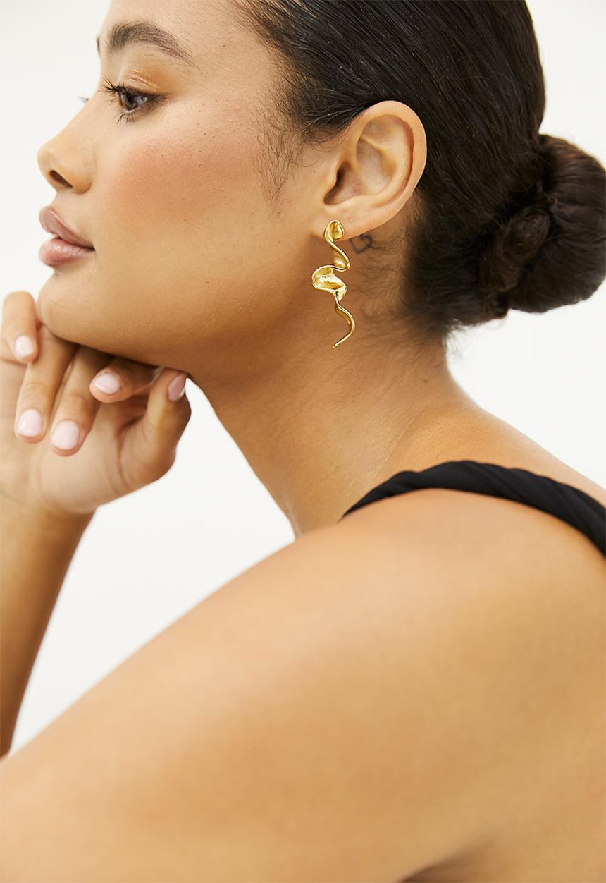 Zoe on Trend - Organic Style Earrings - gold