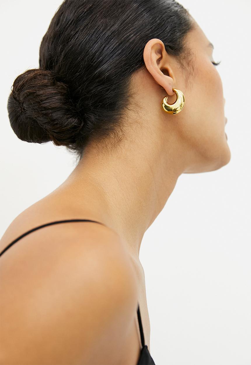 Zoe on Trend - Sleek Lined Designer Earrings - gold
