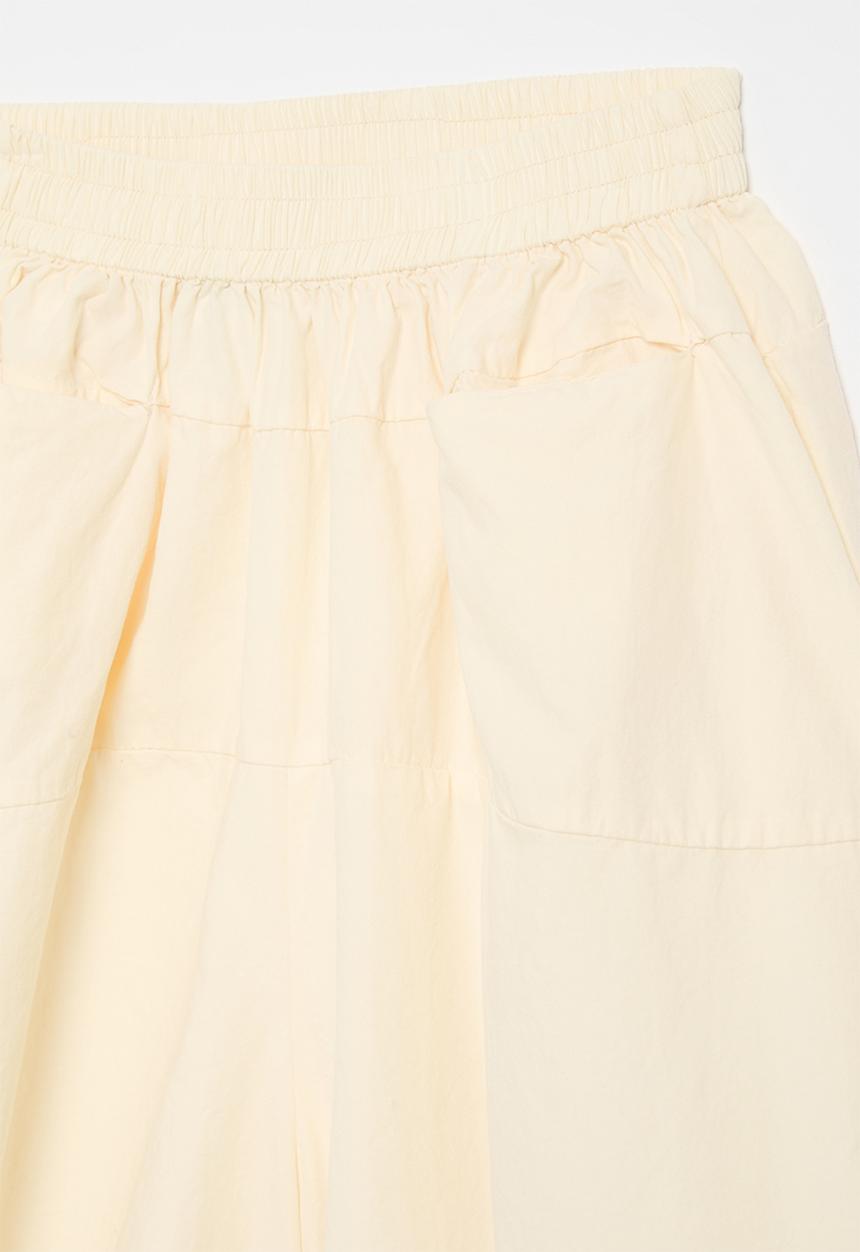 Pop Candy - Flared elasticated waist shorts - cream