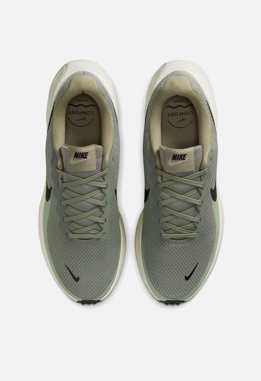 Nike - NIKE REVOLUTION 8