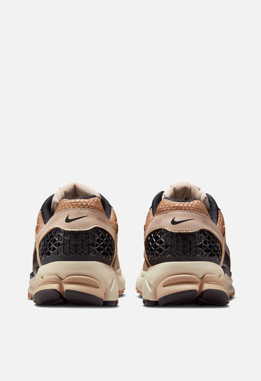 Nike - Nike Zoom Vomero 5