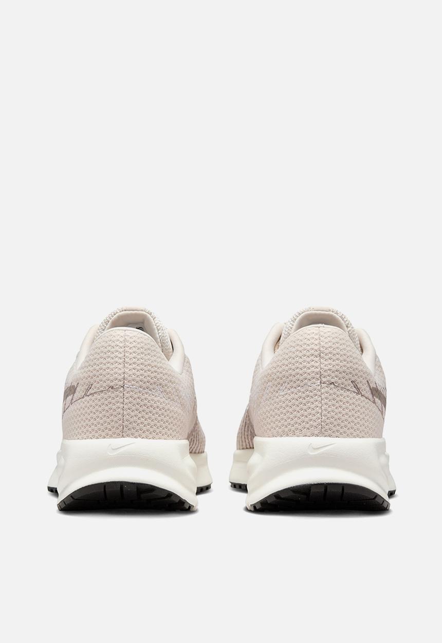 Nike - Nike Run Defy