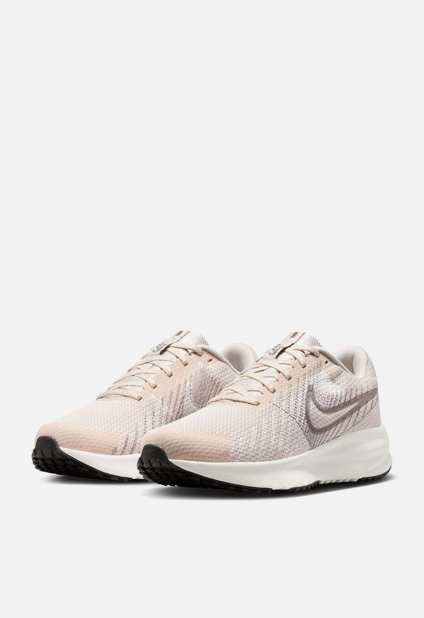 Nike - Nike Run Defy
