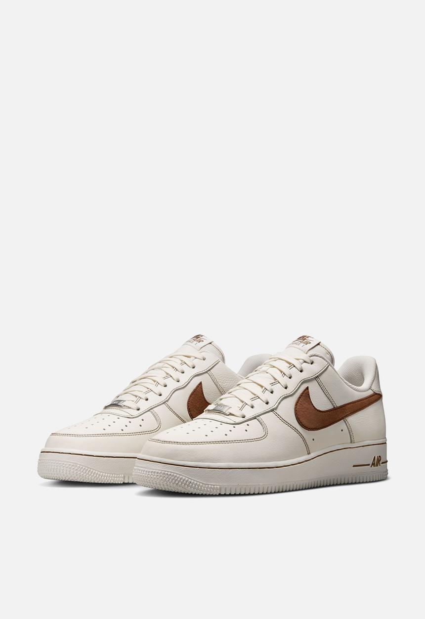 Nike - Nike Air Force 1 '07 LV8