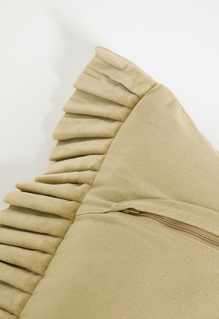 Sixth Floor - Frilo velvet cushion - Natural