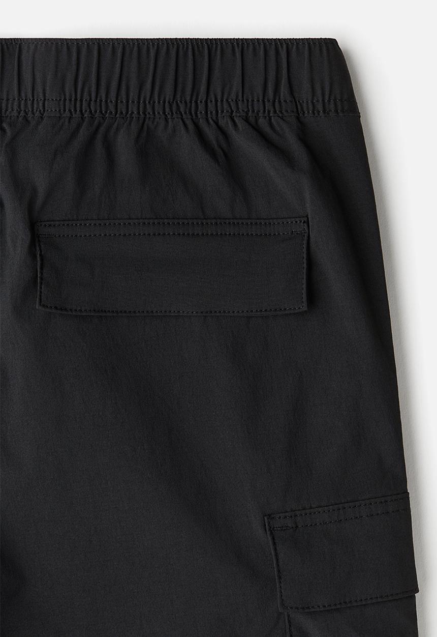 H&M - Regular fit nylon cargo shorts - black