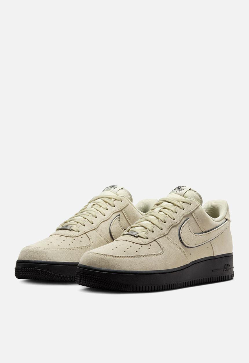 Nike - AIR FORCE 1 '07 LV8