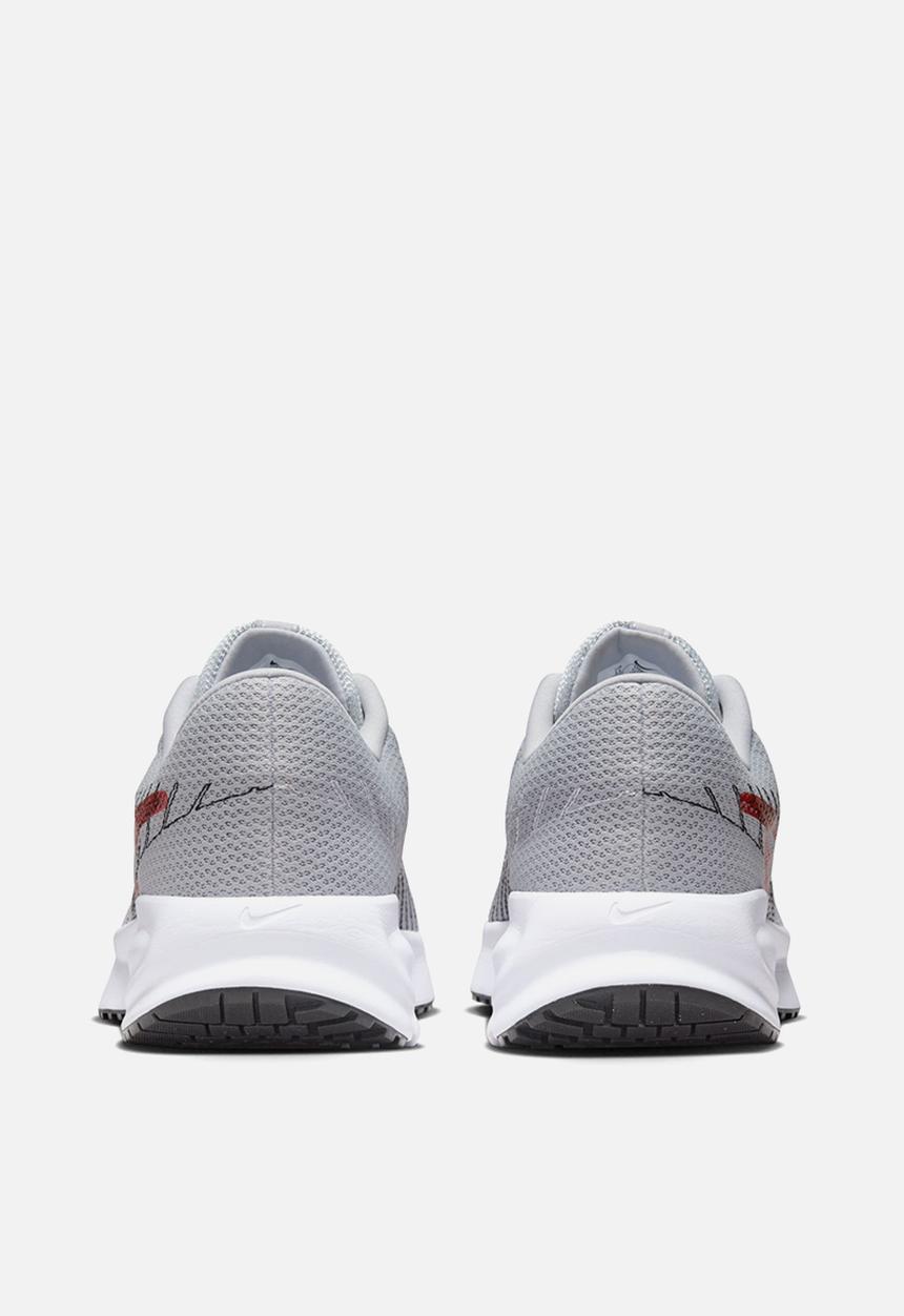 Nike - Nike Run Defy