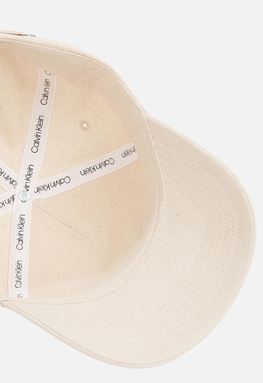 Calvin Klein - Embossed ck cap - neutral