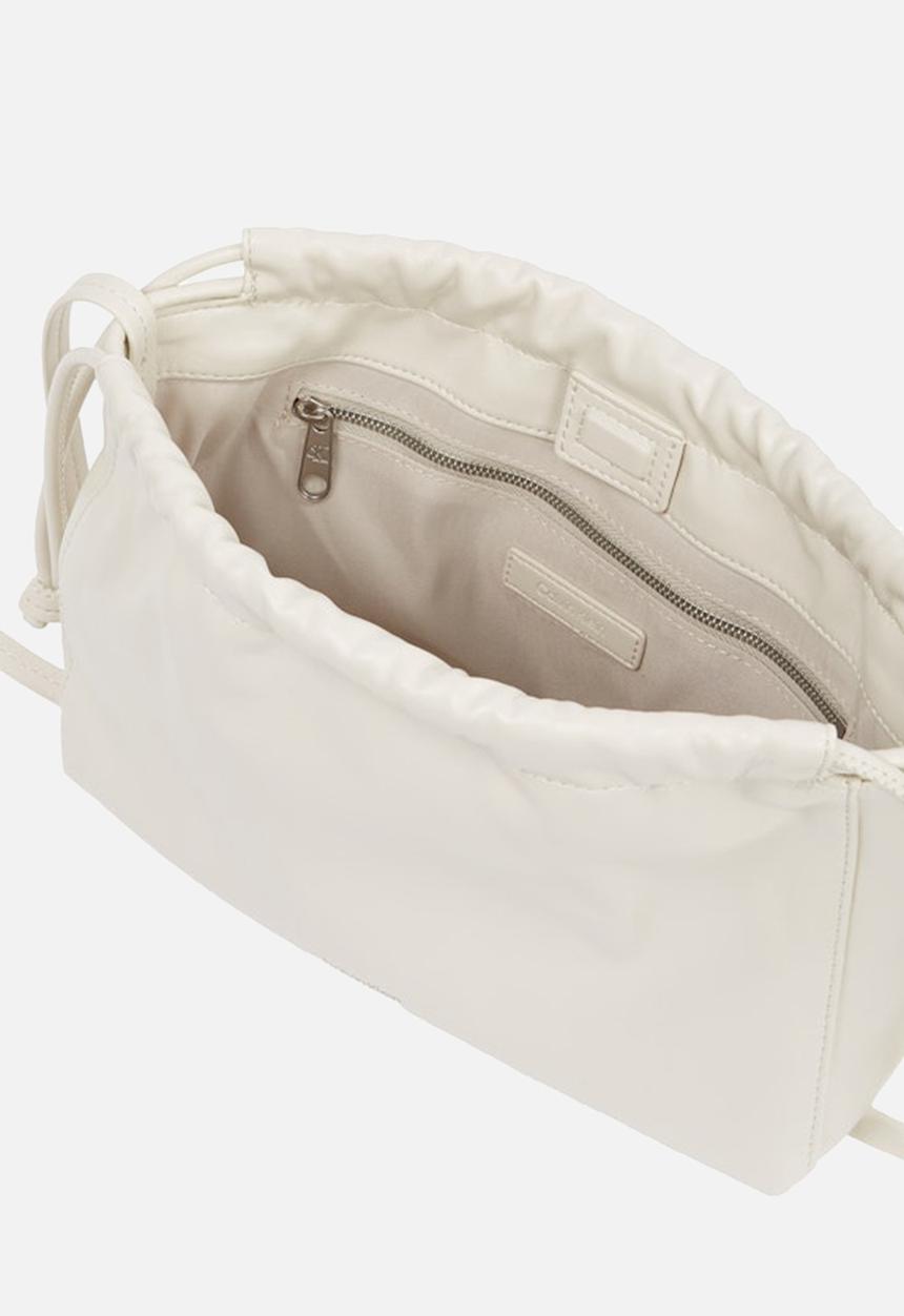 Calvin Klein - Drawstring crossbody26- chalk