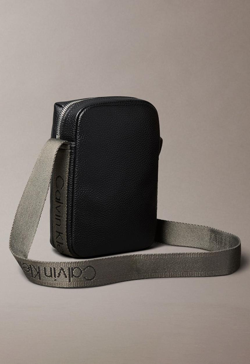 Calvin Klein - Cargo Reporter S Bag - Na Black