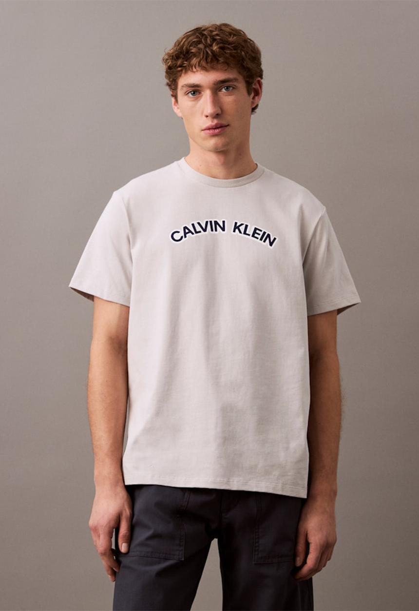 Calvin Klein - Ss 20S Curve Calvin Easy Cn Tee - Gray Violet