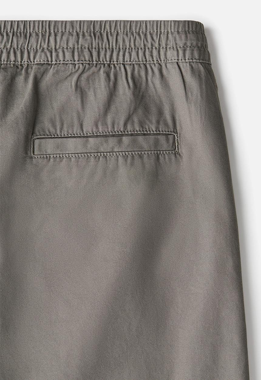 H&M - Regular fit canvas shorts - khaki green 