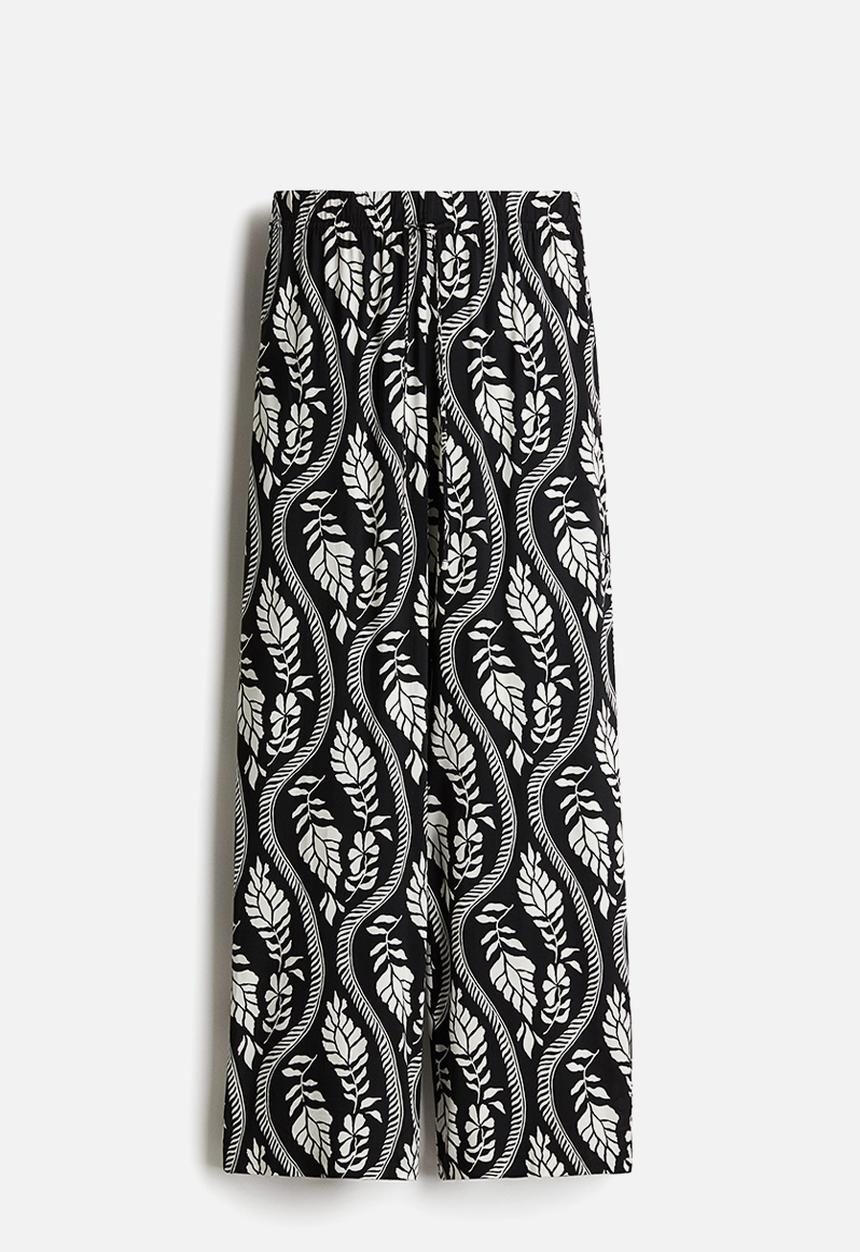 H&M - Viscose drawstring trousers - black white patterned