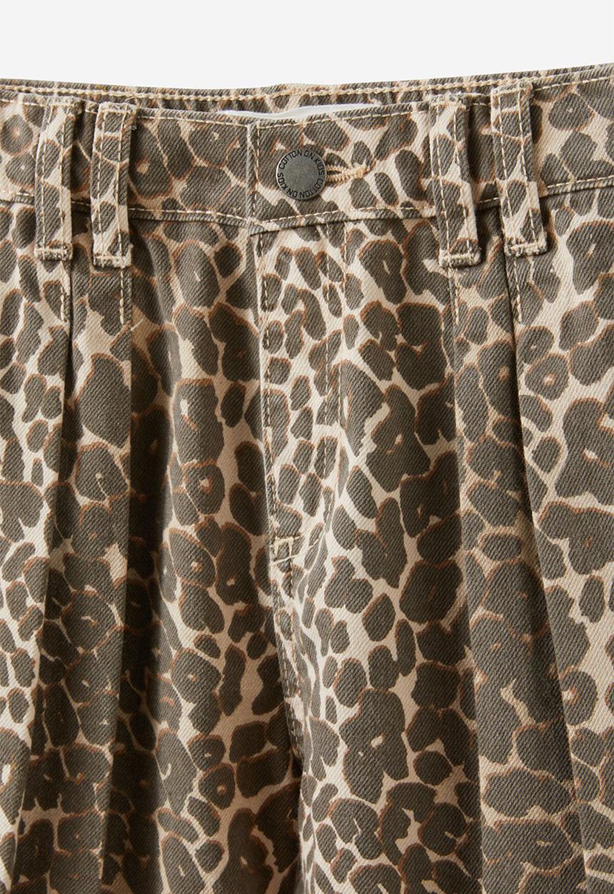 Cotton On - Sarai pleat front denim short - summer leopard