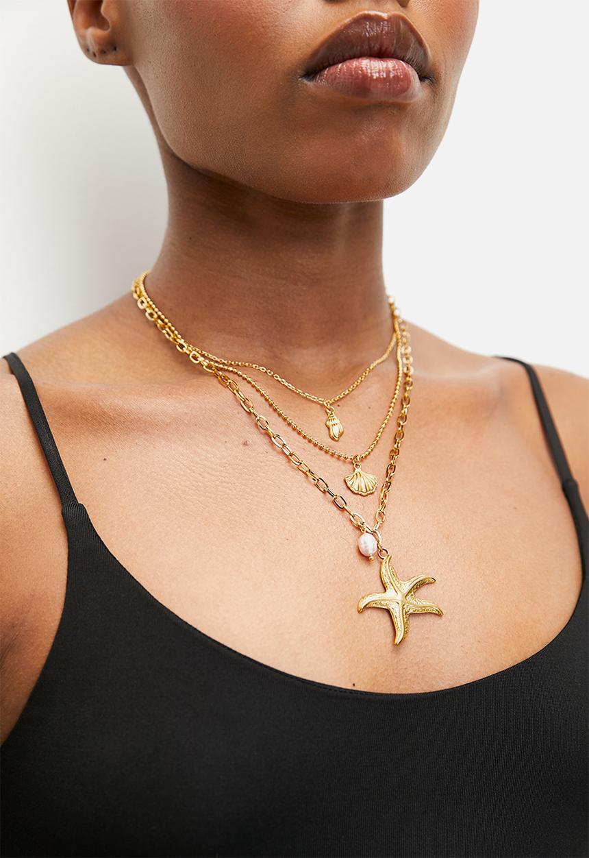 Zoe on Trend - Triple-strand seashell necklace-gold