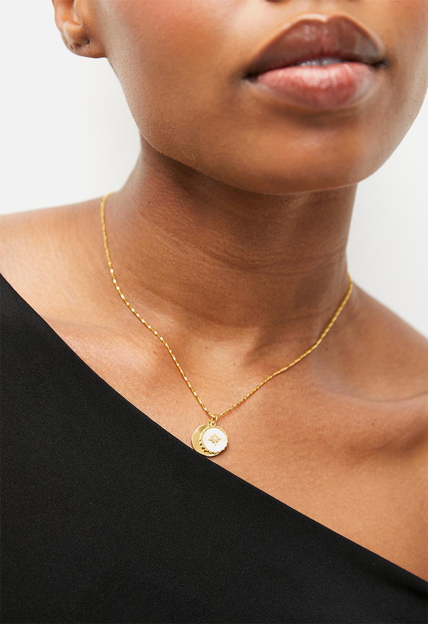 Zoe on Trend - Trendy mop pendant necklace-gold