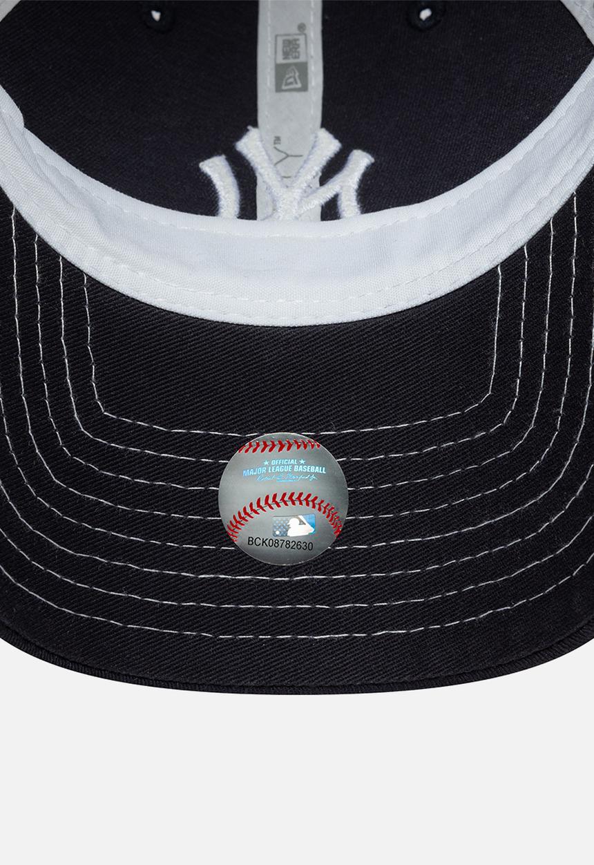 New Era -  Washed 9twenty® new york yankees trucker-navy