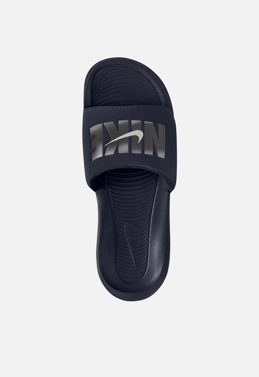 Nike - Nike Victori One SE- navy