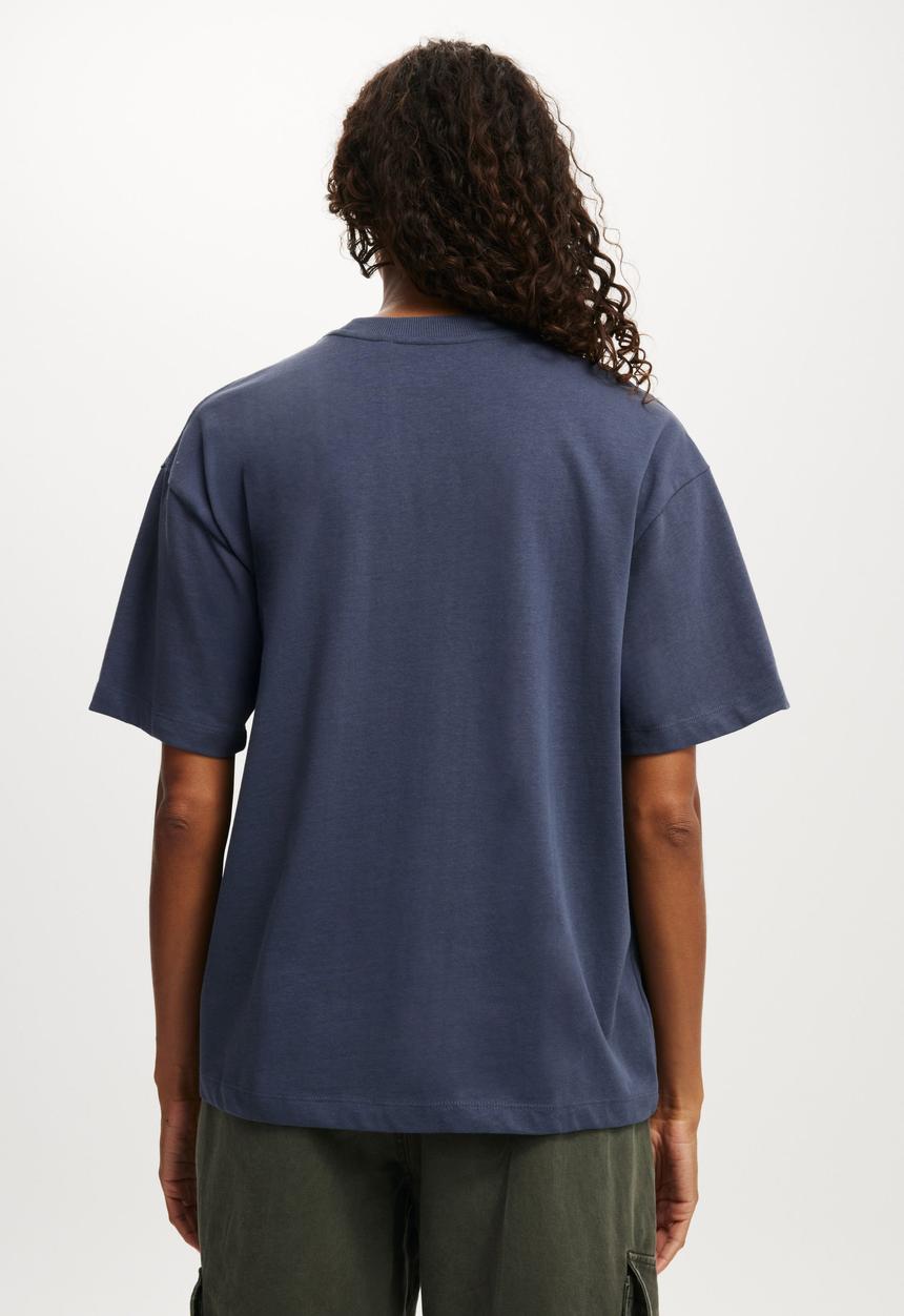 Cotton On - The premium boxy graphic tee - rodeo drive/ collegiate navy