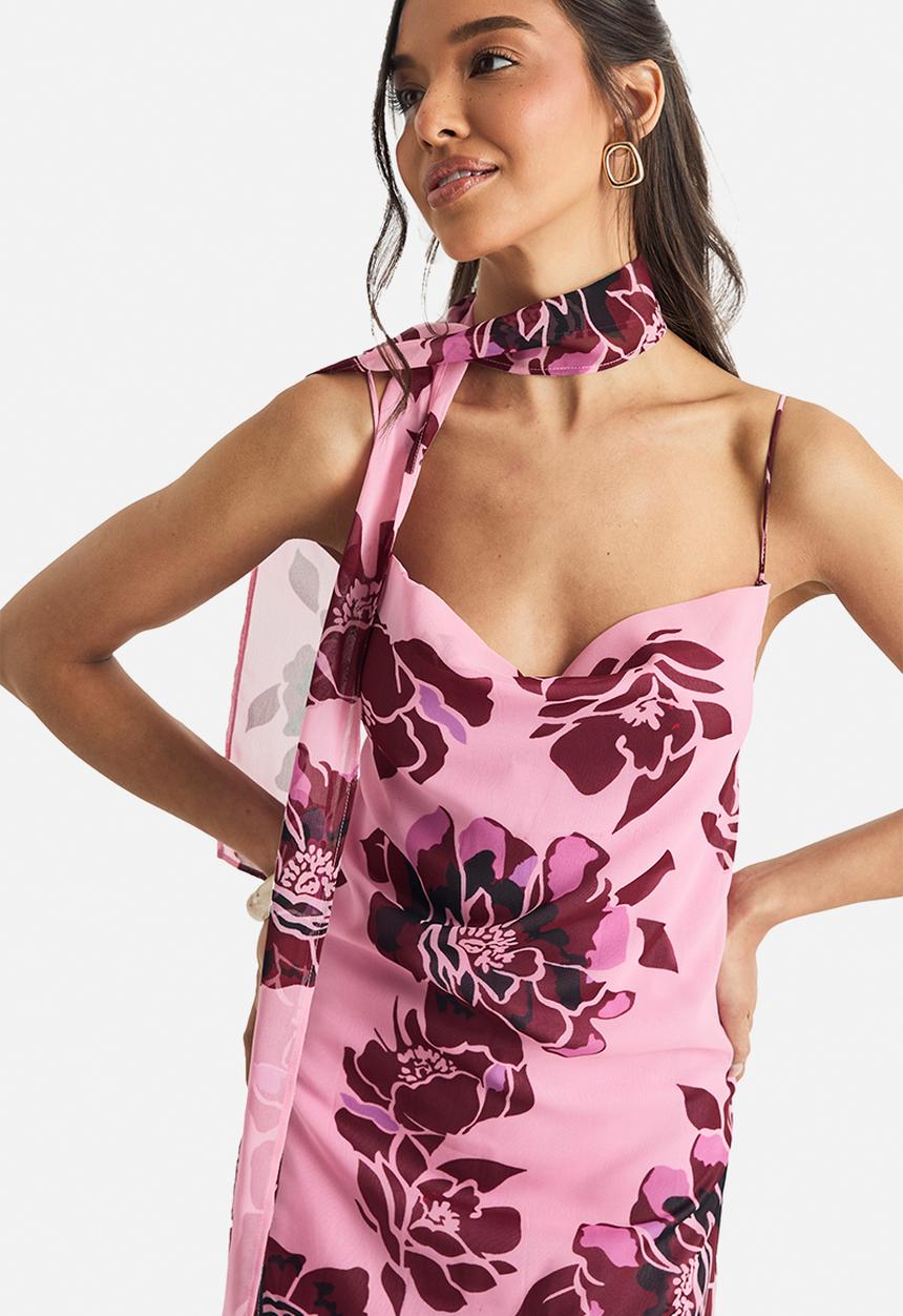 boohoo - Floral chiffon slip dress with neck tie - pink