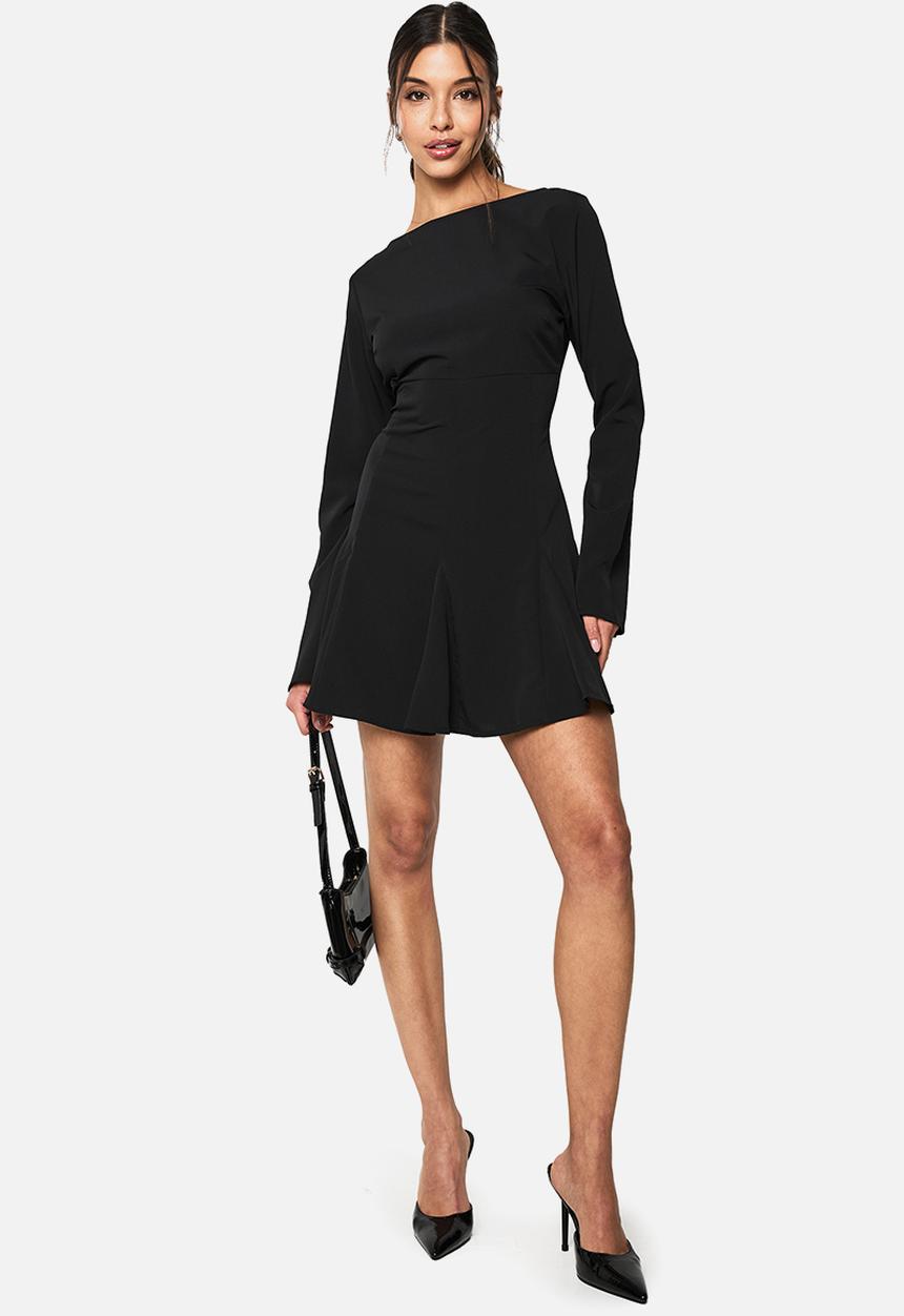 boohoo - Textured slash neck long sleeve godet mini dress - black