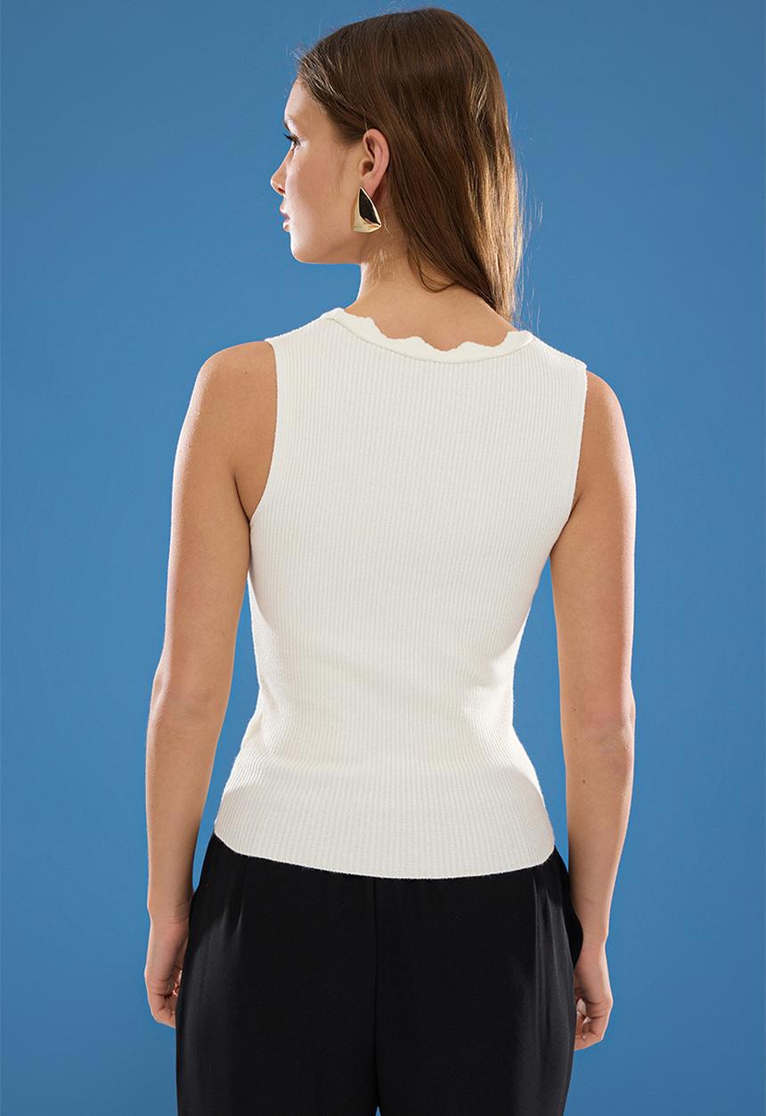 Trendyol - Gold Button Thru Detail Top - Ecru