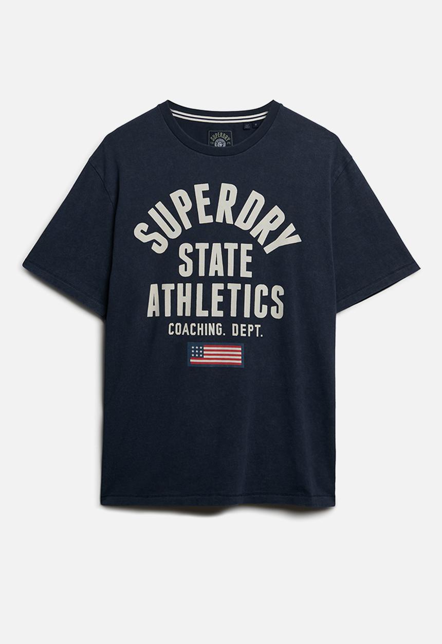 Superdry. - Athletic Ess Tee - Bradley Navy