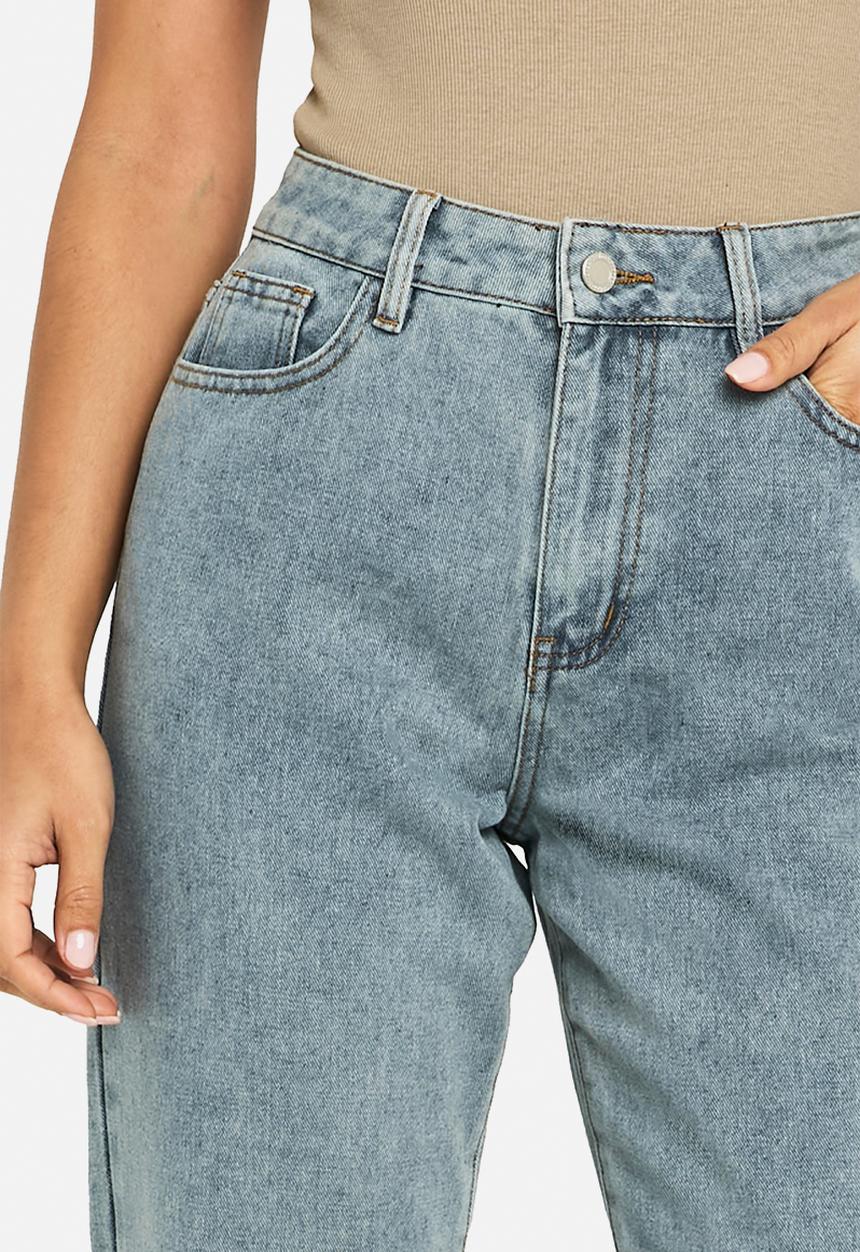 boohoo - Boohoo Basics High Waisted Straight Leg Jeans - Washed Blue
