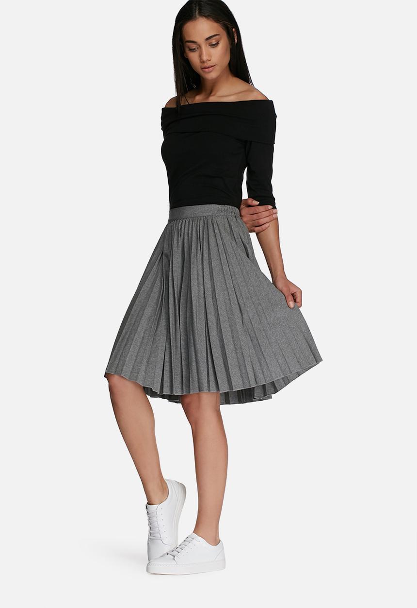 Jacqueline de Yong - Kenya off the shoulder top