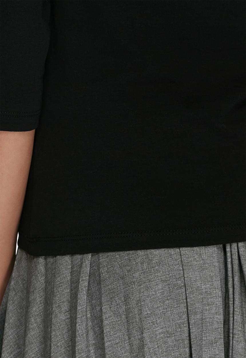 Jacqueline de Yong - Kenya off the shoulder top