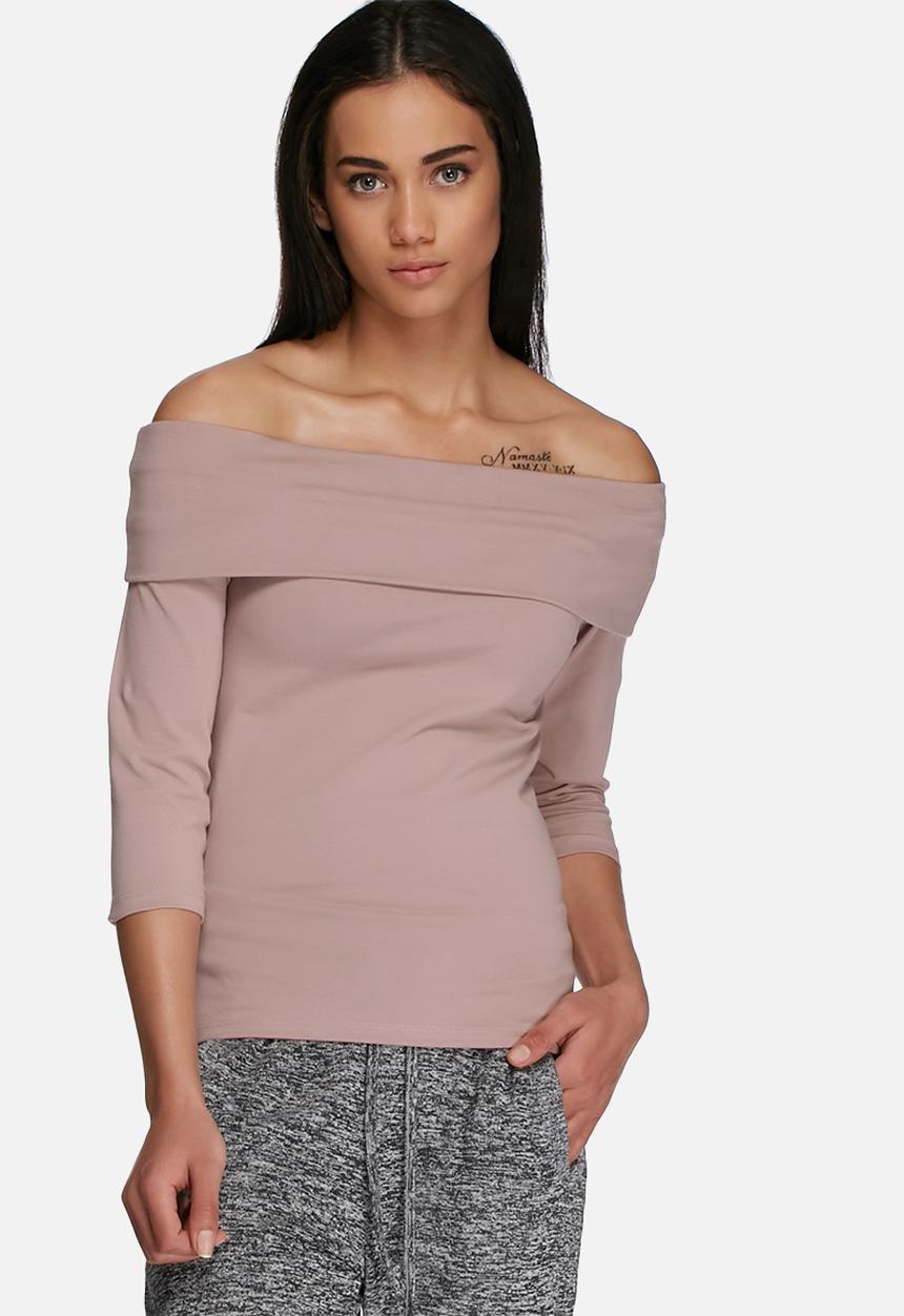Jacqueline de Yong - Kenya off the shoulder top